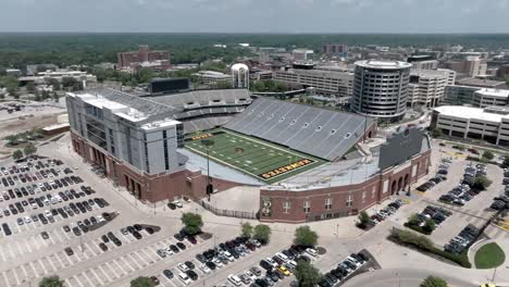 Kinnick-stadium-on-the-campus-of-the-University-of-Iowa,-home-of-the-Iowa-Hawkeyes-in-Iowa-City,-Iowa-with-drone-video-moving-forward