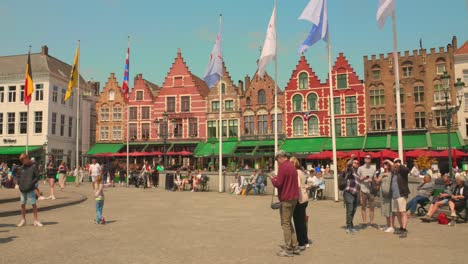 Plaza-Principal-Markt-Plaza-Central-En-Brujas-Bélgica