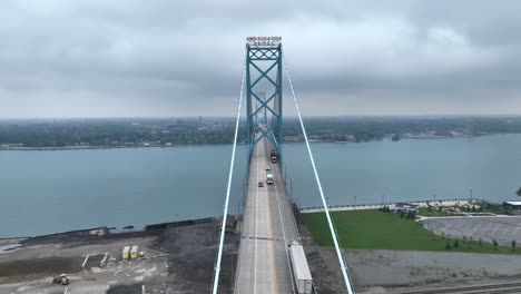 Botschafterbrücke,-Die-Kanada-Und-Die-Vereinigten-Staaten-über-Den-Detroit-River-Verbindet