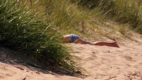 People-rested-on-the-seashore