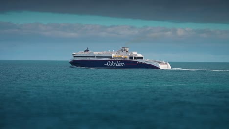 Colorline-Ferry-De-Pasajeros-De-Alta-Velocidad-En-Mar-Abierto-Entre-Dinamarca-Y-Noruega