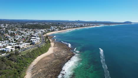 Idyllic-View-of-Mooloolaba-Beach,-Maroochydore-in-the-Sunshine-Coast-of-Queensland,-Australia