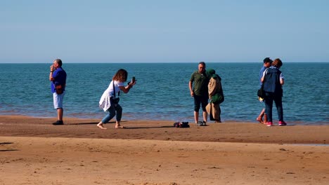 People-rested-on-the-seashore