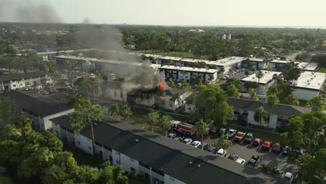 Incendio-En-Apartamento-Cerca-De-Ft.-Myers,-Florida