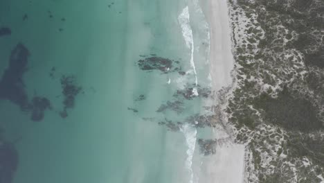 Aerial-view-of-ocean-and-coastline-on-Kangaroo-Island,-South-Australia