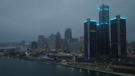 Detroit,-Michigan-Während-Eines-Nebligen-Morgens