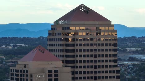 Clyde-Hotel-and-WaFd-Bank-skyscrapers-in-Albuquerque,-New-Mexico