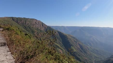 La-Vista-Del-Paisaje-Montañoso-En-El-Día-Desde-Un-Video-De-ángulo-Plano-Se-Toma-En-Meghalaya,-Al-Noreste-De-La-India