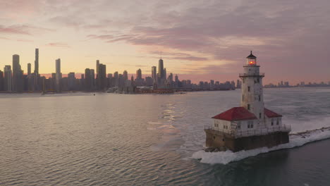 Chicago-Leuchtturm-Und-Luftaufnahme-Der-Innenstadt-Bei-Sonnenuntergang