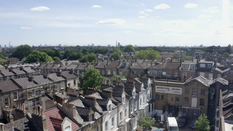 Luftaufnahme:-Schmale-Backsteinreihenhäuser-Im-Archway-Viertel-Von-London,-England