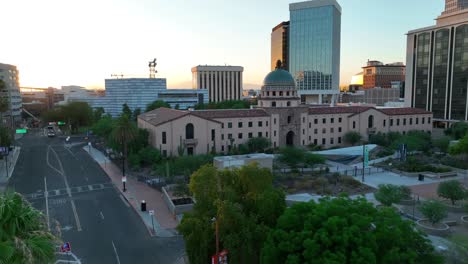 Toma-Aérea-Del-Edificio-Histórico-En-El-Centro-De-Tucson,-Arizona