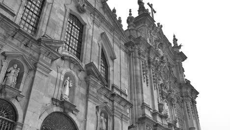 Gothic-Facade-Architecture-Of-The-Twin-Church-Of-Carmelite-In-Porto,-Portugal