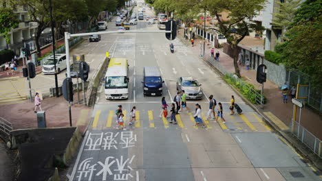 Verkehrsdisziplin-Fußgängerüberweg-In-Der-Hauptstadt-Hongkong