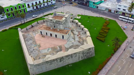 Aerial-view-with-drone-of-the-Bastion-of-Santiago-on-Veracruz,-Mexico,-built-1635