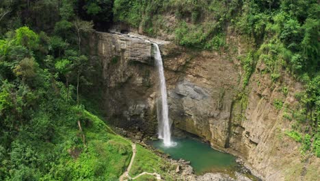 Beautiful-tourist-attraction-waterfall-in-Costa-Rica,-Eco-Chontales