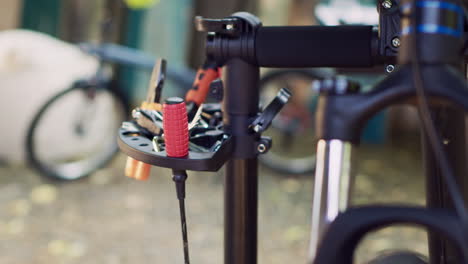 Sortiment-An-Werkzeugen-Für-Die-Fahrradreparatur