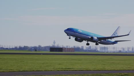 Klm-Royal-Dutch-Airlines-Avión-Despegando-En-El-Aeropuerto-De-Amsterdam-Schiphol