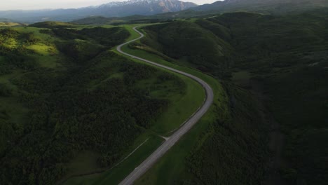 Carretera-Escénica-De-Montaña,-Bucle-De-Tramperos,-Cerca-De-Ogden,-Utah---Vista-Aérea-De-Drones
