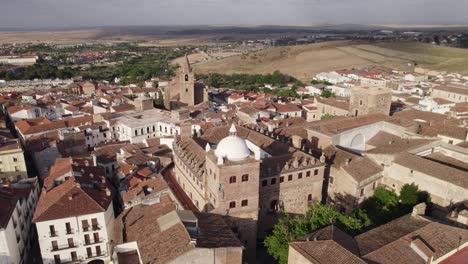 Renaissance-palace-in-old-town-of-Caceres,-Spain