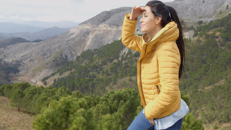 Young-woman-peering-into-the-distance