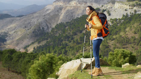 Aktive-Fit-Junge-Frau-Wanderer