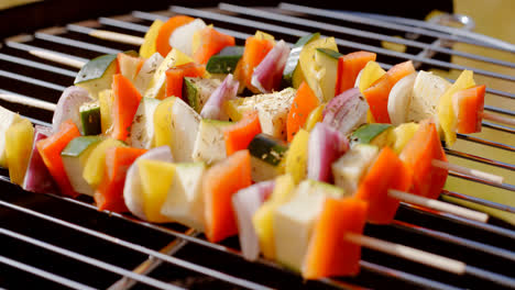 Brochetas-Saludables-Coloridas-Con-Vegetales-Frescos