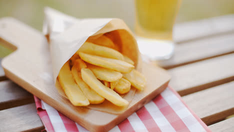 Päckchen-Pommes-Frites-Zum-Mitnehmen