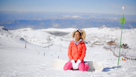 Snowboarder-Con-Guantes-Blancos-En-Las-Rodillas