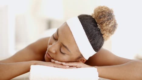 Young-Girl-At-Spa-Salon