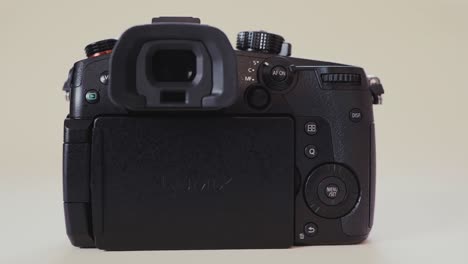 Die-Rückseite-Des-Kameragehäuses-Der-Panasonic-Lumix-Gh5-Mark-2