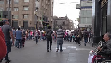 slow-motion-of-busy-crowded-city-center-downtown-walking-slow-motion