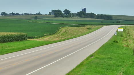 Bienvenido-A-La-Señal-De-Tráfico-De-Kansas-En-Las-Zonas-Rurales-De-EE.UU.