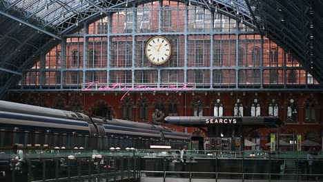 I-want-my-time-with-you,-Searchys-in-St-Pancreas,-London,-United-Kingdom