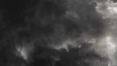 Severe-Thunderstorm-Clouds-in-dark-sky