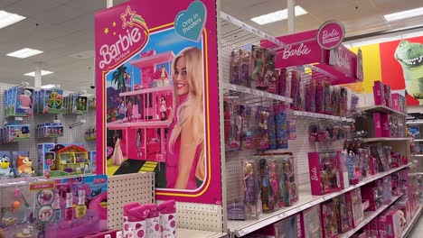 Barbie-Spielzeugabteilung-Von-Target,-Die-Für-Den-Barbie-Film-Wirbt