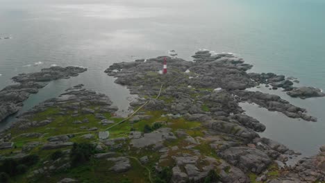 Drohne-Fliegt-über-Leuchtturm-An-Der-Norwegischen-Südküste-Eigerøy-Fyr