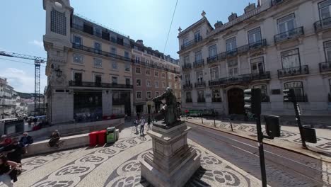 Lissabon-–-Plätze-Der-Leidenschaft:-Erleben-Sie-Die-Energie-Und-Den-Geist-Der-Plätze-Lissabons
