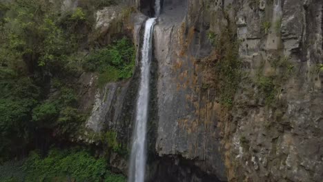Luftaufnahme-Eines-Wasserfalls-In-Xico,-Veracruz,-Mexiko
