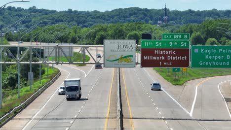 Die-Menschen-In-Iowa-Heißen-Sie-Willkommen