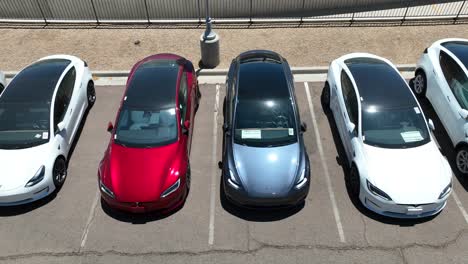 Parkplatz-Des-Tesla-Händlers