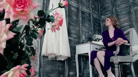 bride-sitting-near-the-dressing-table