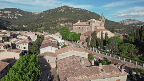 Historic-Building-Of-Royal-Charterhouse-Within-The-Town-Of-Valldemossa-In-Mallorca,-Spain