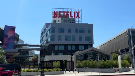 Netflix-Logo-Auf-Schild-Und-Gebäude-In-Hollywood-In-Los-Angeles