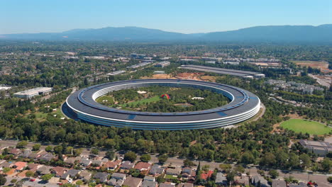 Establishing-view-of-Apple-Park,-futuristic-headquarters.-Cupertino