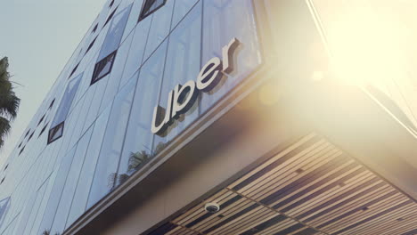 Uber,-Una-Empresa-De-Tecnología-Y-Transporte,-Con-Sede-En-San-Francisco,-California