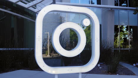 Rack-focus-reveal-of-Instagram-Icon-at-Instagram-Headquarters