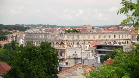 Weitwinkelaufnahme-Des-Amphitheaters-In-Pula,-Nordwestkroatien