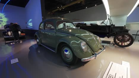 1951-Westfalia-Bug-Volkswagen-Auto-Histórico-Retro-Llamado-También-Maggiolone-En-El-Museo-Del-Automóvil-De-Shanghai