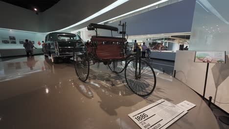 Benz-Dreirad-1886-Prototyp-Des-Ersten-Autos-Im-Automobilmuseum