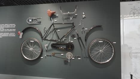 Antigua-Bicicleta-Retro-En-El-Museo-Del-Automóvil-Auto-Expo-Park-De-La-Ciudad-Internacional-Del-Automóvil-De-Shanghai